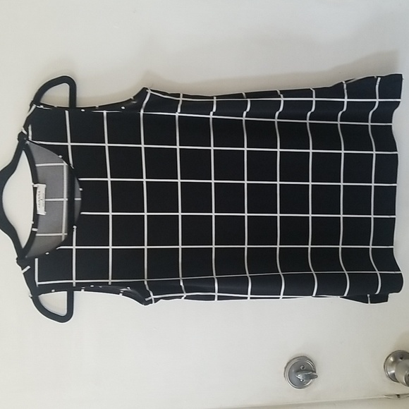 Zenana Sleeveless Blouse size Sm - Picture 1 of 3